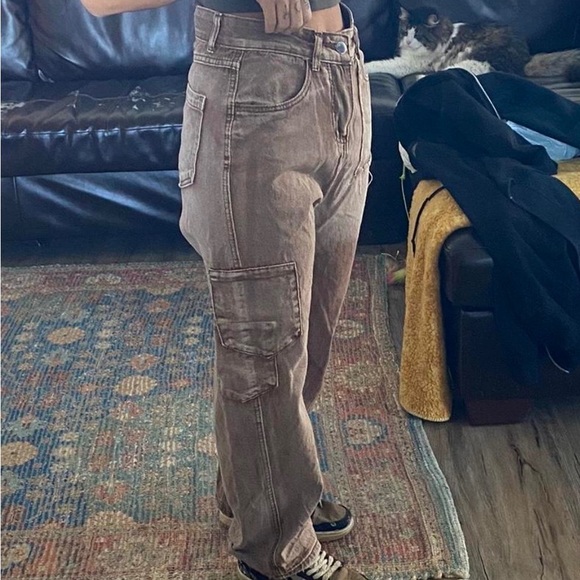 Brown cargo pants - Picture 2 of 3